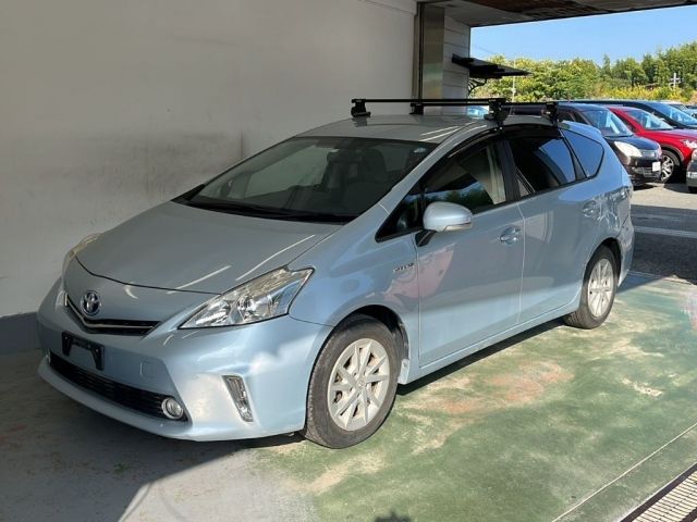 8087 Toyota Prius alpha ZVW41W 2013 г. (KCAA Kyoto)